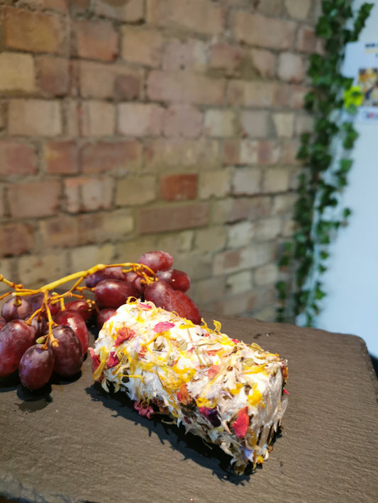 Goat Log with Flowers & Honey - 100g