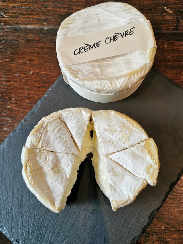 Fromage de chèvre à pâte molle à la crème de chèvre