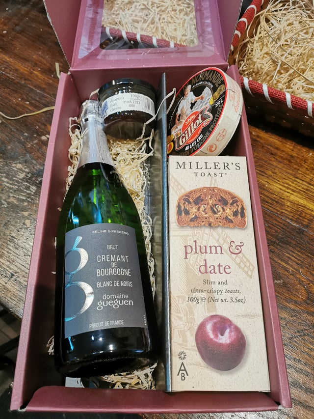 Gift box for Wine / Cheese