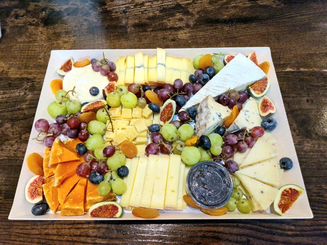 Large Continental Cheese Platter (8-10)